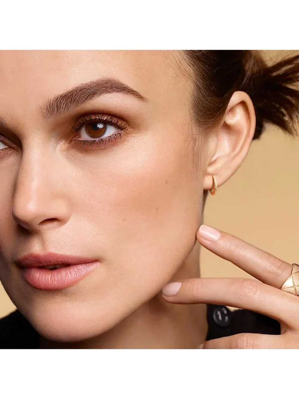 14K Gold Small Huggie Hoop Earrings - Elegant Everyday Jewelry, Lightweight